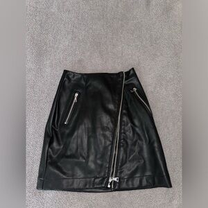 Express Leather Skirt with Zippers WITH TAGS NEVER WORN SIZE 00
